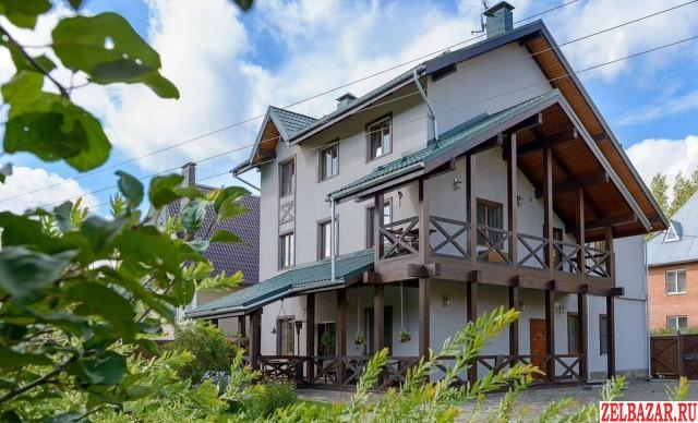 Продам коттедж 2-этажный коттедж 376 м² ( кирпич )  на участке 21 сот.  ,  8 км